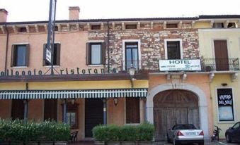 Hotel Due Colonne - Housity
