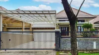 Kota Baru Parahyangan 27 House with Private Pool Near Ikea