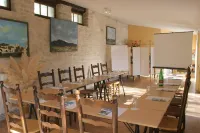 Logis Auberge de Tavel Hotels in Valliguieres