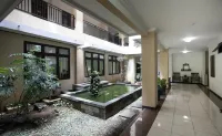 DeKopen Rooms & Convention Hotel di Blimbing