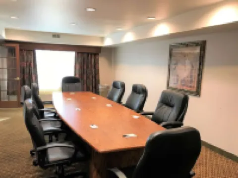 Holiday Inn Express & Suites ZION by IHG Hotels in Lake County