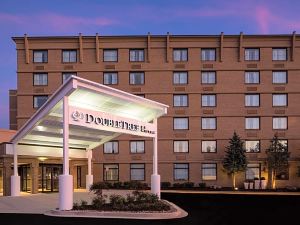 DoubleTree by Hilton Laurel