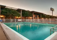 Best Western Crossroads Inn Hôtels à : DeFuniak Springs