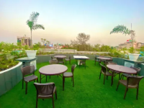 Hotel Mumbai House-Lig Behind Chl Hospital