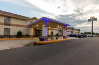 Days Inn & Suites by Wyndham Commerce