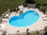 Hampton Inn Bristol - Pools