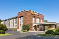 La Quinta Inn & Suites by Wyndham Selma/Smithfield I-95 Hotels in Johnston County