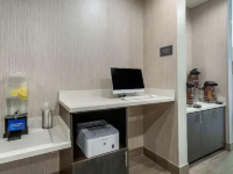 コンフォート イン & スイーツ オリーブ ブランチ オールド タウン オリーブ・ブランチのホテル