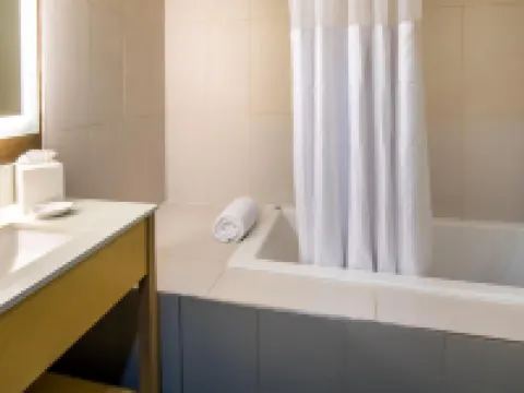 Red Lion Inn & Suites Everett Hotels in Everett