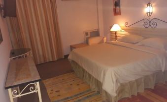 Hotel Royal - Housity