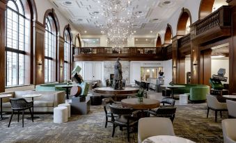 Hotel Fort des Moines, Curio Collection by Hilton