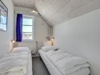 "Otto" - 2.3km from the Sea