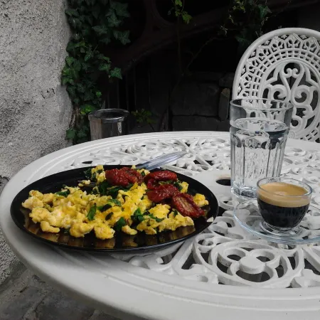 Baroque Hostel & Coworking