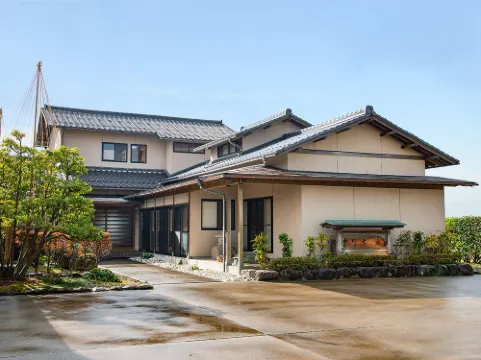 Shima' Special Cuisine with Crabs and Seafood