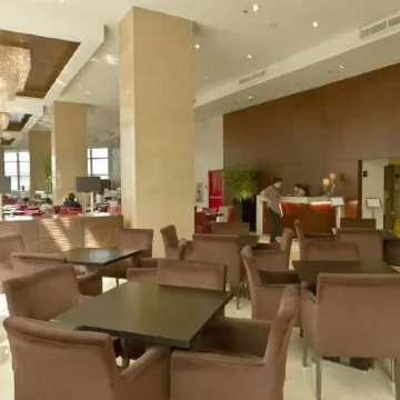 Mandarin Plaza Hotel