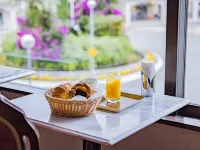 Hotel Marseille - breakfast