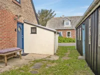 "Nevis" - 1.5km from the Sea