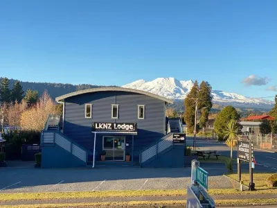 Lknz Lodge & Cafe Hoteles en Ohakune