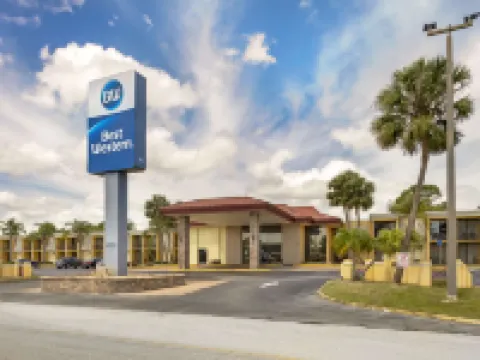 國際高速路貝斯特韋斯特優質酒店 鄰近戴通納海灘機場的酒店