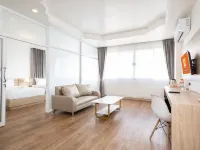 B2 Phitsanulok Boutique & Budget Hotel Hotels near Wat Chulamani