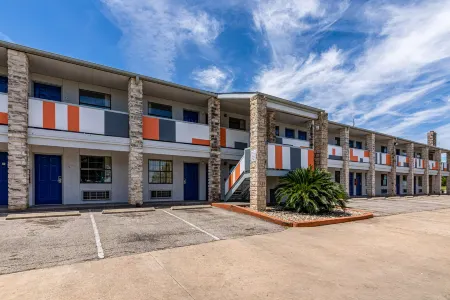 Motel 6 Georgetown, TX Отели рядом с достопримечательностью «Университет Саутуэстерн»