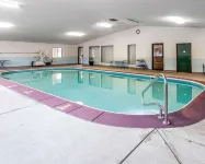 Quality Inn - Pools
