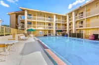 La Quinta by Wyndham Pinellas Park St Peterburg Clearwater - Pools