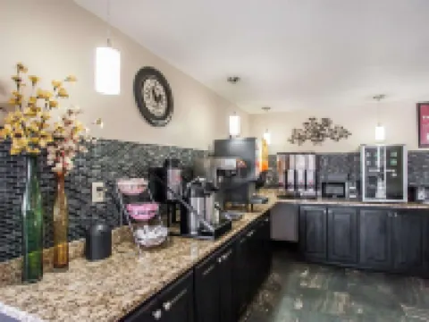 Econo Lodge Inn and Suites - Jackson Hotels in Jackson