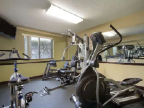 Super 8 by Wyndham Homewood Birmingham Area Hotels in Homewood