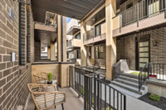 ทาวน์โฮม Modern-chic ใน Provo อยู่ห่างจากวิทยาเขต BYU ประมาณ 1 ไมล์