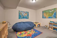 Manson Villa w/ Hot Tub ~ 1 Mi to Wineries! - Kitchens