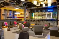 Aloft Milwaukee Downtown - bar