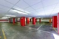Ambassador Palace Hotel - parking