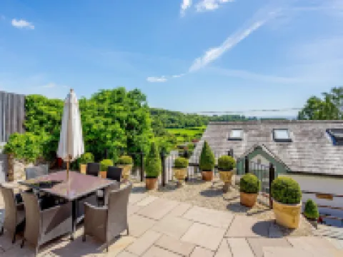 Broadrock Accommodation - Clock Cottage Hotels in Chepstow