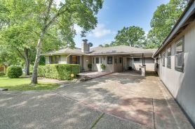 Private Pool Lakefront Home in Hot Springs!