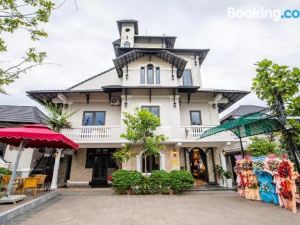 Iris Hill Villa Huế