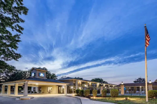 Days Inn & Suites by Wyndham Williamsburg Colonial