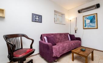 Lovely Flat Near Beach with Sea View in Buyukada - Housity