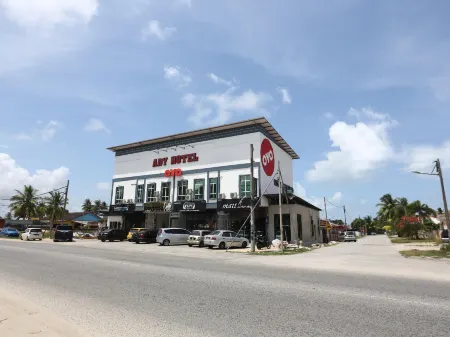 Hotel O Ady Hotel Отели в г. Batu Rakit