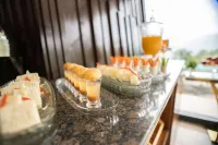 Ramada by Wyndham Murree Lower Topa Resort - breakfast