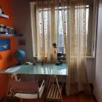 Stanza con bagno privato e parcheggio gratuito