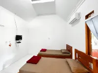 Penginapan AA Bungsu 1 Syariah Ciletuh Hotels in Ciemas