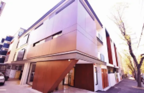 RNR Serviced Apartments North Melbourne Hotels near The University of Melbourne