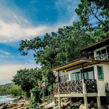Phi Phi Cozy Seafront Resort