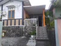 KENANGAN GUEST HOUSE (syariah) Hotel dekat Rubiah Tirta Divers