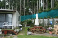 Accommodation at Te Puna Motel Hotel di Whakamarama