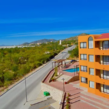 Sunrock Hotel & Suites