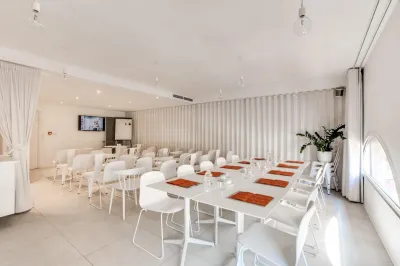 Hotel du Pin Nice Port Отели рядом с достопримечательностью «Парк Кастель Де До Руа»