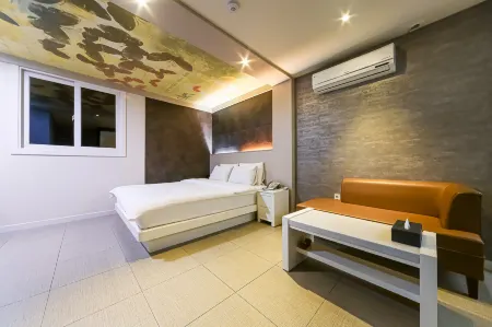 Andong Katok Motel Отели рядом с достопримечательностью «Dosanseowon Confucian School»