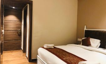 Hotel Shree Hari - Housity